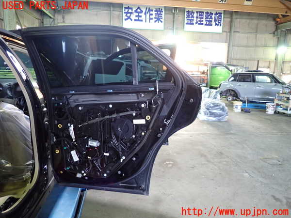 1UPJ-9230771290]クライスラー・300(LX36)右後ドア 中古 PGW M504 43R-000262_4