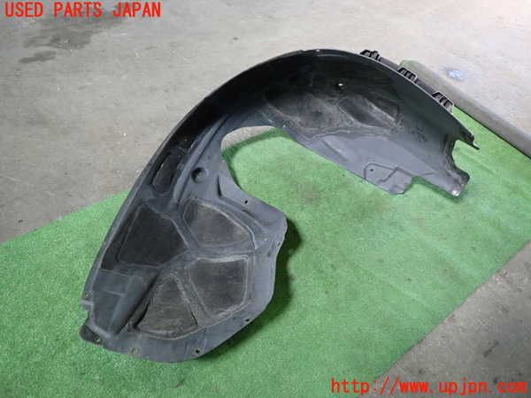 1UPJ-9230771090]クライスラー・300(LX36)右前フェンダーライナー 中古_3