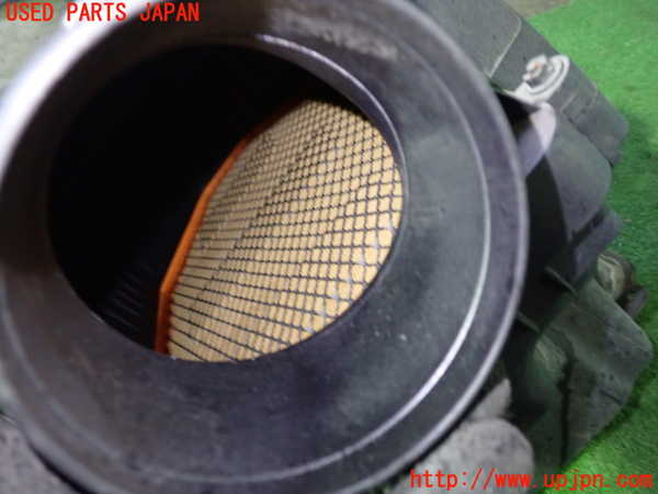 1UPJ-9230772560]クライスラー・300(LX36)エアクリーナーボックス 中古_2