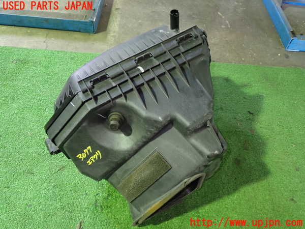 1UPJ-9230772560]クライスラー・300(LX36)エアクリーナーボックス 中古_3