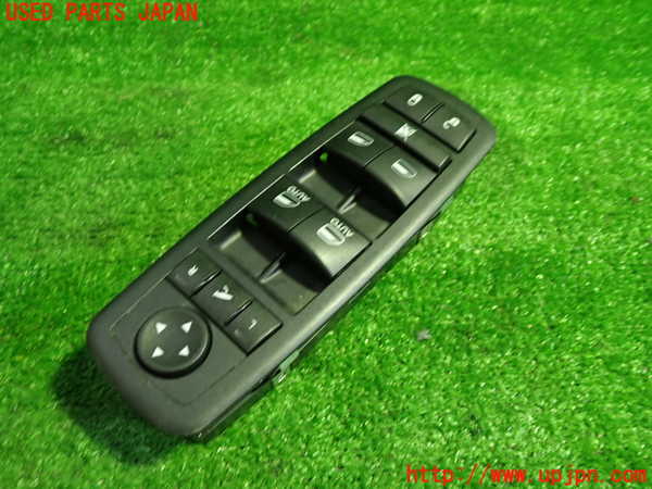 1UPJ-9230776240]クライスラー・300(LX36)右前パワーウィンドウスイッチ 中古_2