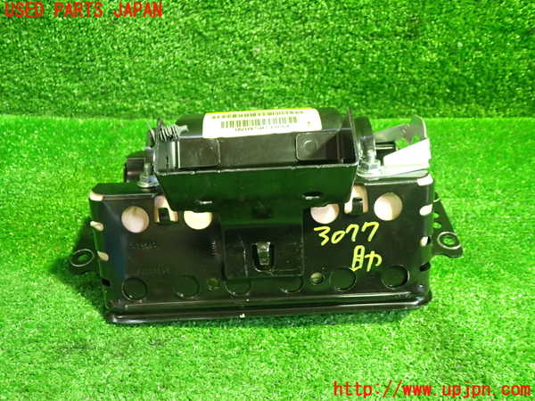 1UPJ-9230777870]クライスラー・300(LX36)助手席側エアバッグカバー 中古_3