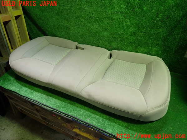 1UPJ-9230777385]クライスラー・300(LX36)リアシート 中古_4