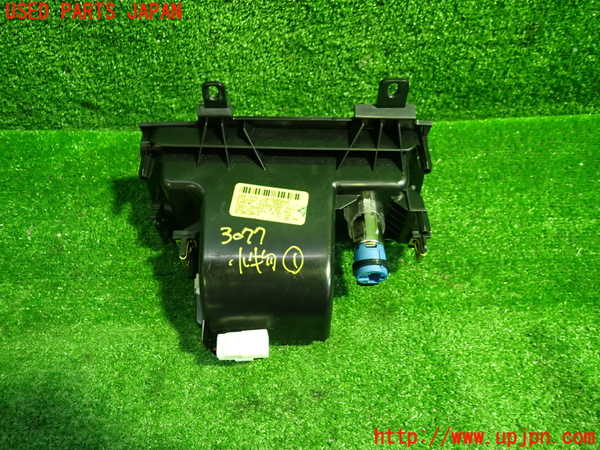 1UPJ-9230777841]クライスラー・300(LX36)小物入れ1 中古_3