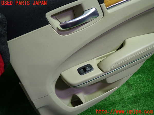1UPJ-9230771294]クライスラー・300(LX36)右後ドア内張り 中古_2