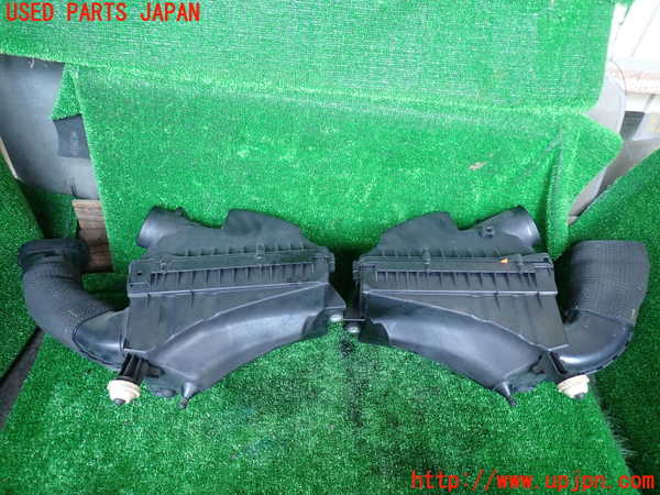 1UPJ-9230782560]ジャガー・XJ(J12LA)エアクリーナーボックス 中古_3