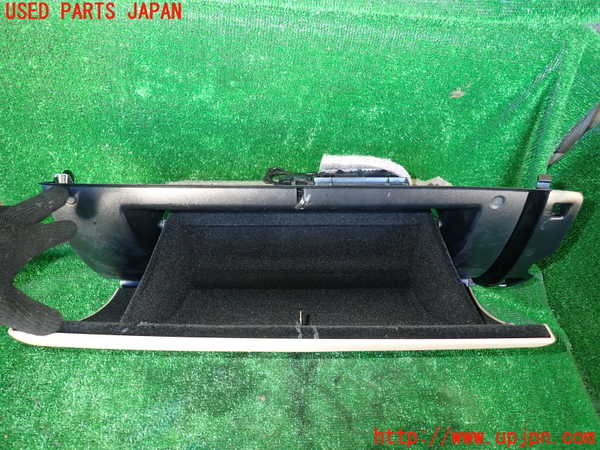 1UPJ-9230787516]ジャガー・XJ(J12LA)グローブボックス1 中古_2
