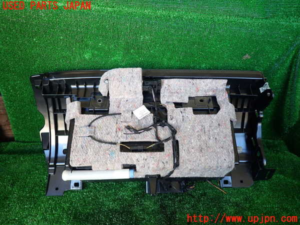1UPJ-9230787516]ジャガー・XJ(J12LA)グローブボックス1 中古_4