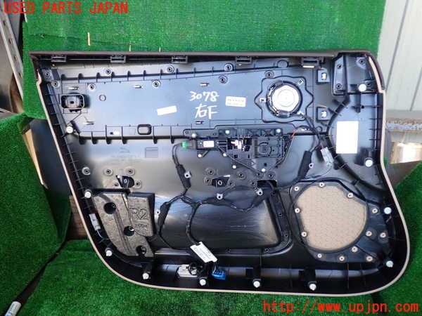 1UPJ-9230781234]ジャガー・XJ(J12LA)右前ドア内張り 中古_4