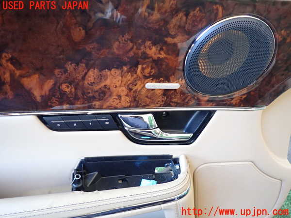 1UPJ-9230781264]ジャガー・XJ(J12LA)左前ドア内張り 中古_2