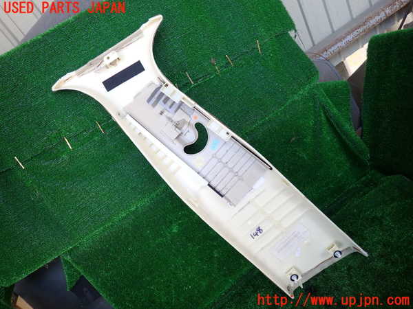 1UPJ-9230787665]ジャガー・XJ(J12LA)右センターピラートリム 中古_3