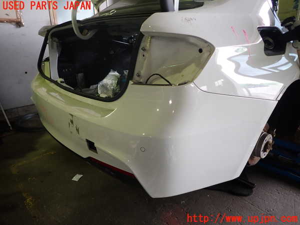 1UPJ-9230791610]BMW 320i(3B20)リアバンパー 中古_5