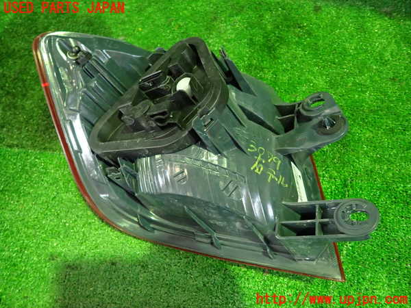 1UPJ-9230791530]BMW 320i(3B20)右テールランプ 中古_3