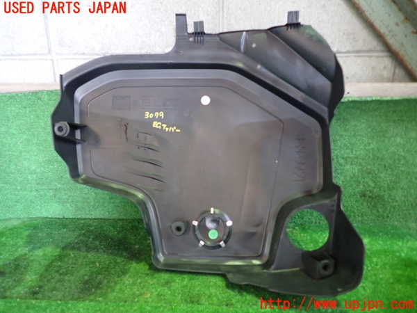 1UPJ-9230792160]BMW 320i(3B20)エンジンアッパーカバー 中古_2