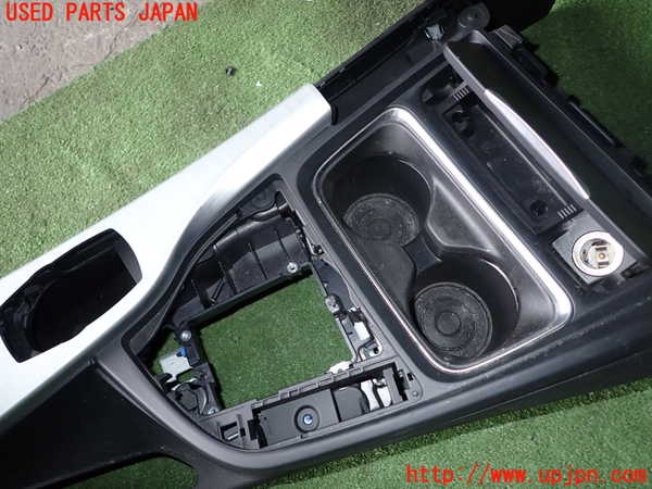 1UPJ-9230797540]BMW 320i(3B20)センターコンソール 中古_2