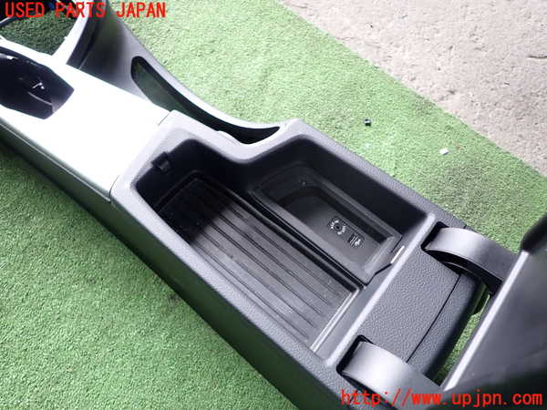 1UPJ-9230797540]BMW 320i(3B20)センターコンソール 中古_4