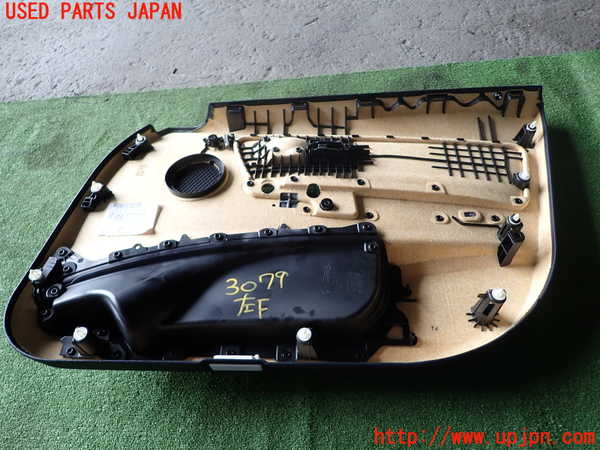 1UPJ-9230791264]BMW 320i(3B20)左前ドア内張り 中古_4