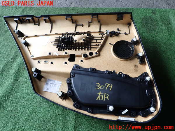 1UPJ-9230791294]BMW 320i(3B20)右後ドア内張り 中古_2