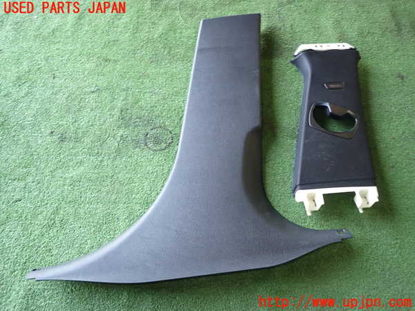 1UPJ-9230797665]BMW 320i(3B20)右センターピラートリム 中古_3