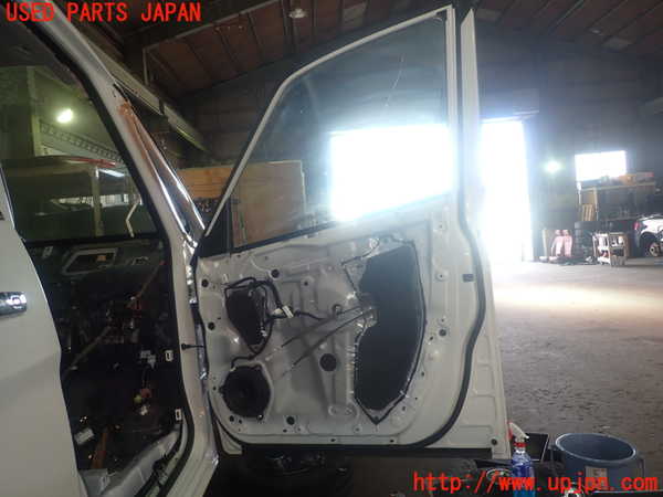 1UPJ-9230801230]セレナ e-POWER C27系(HFC27)右前ドア (43R-00034 M2H4K) 中古_2