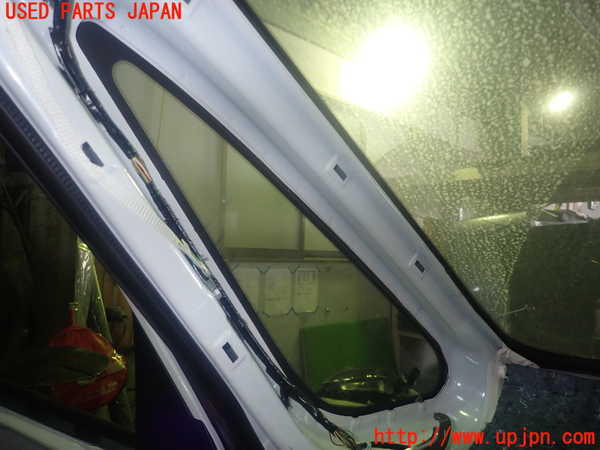 1UPJ-9230801202]セレナ e-POWER C27系(HFC27)左フロント三角窓ガラス (43R-00011 M308) 中古_2