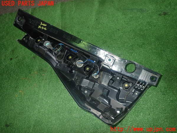 1UPJ-9230801530]セレナ e-POWER C27系(HFC27)右テールランプ 中古_3