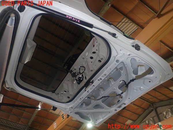 1UPJ-9230801566]セレナ e-POWER C27系(HFC27)バックドア リアゲート ハッチ 中古_2