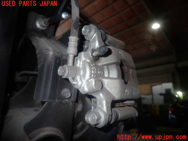 1UPJ-9230804090]セレナ e-POWER C27系(HFC27)右リアキャリパー 中古_2
