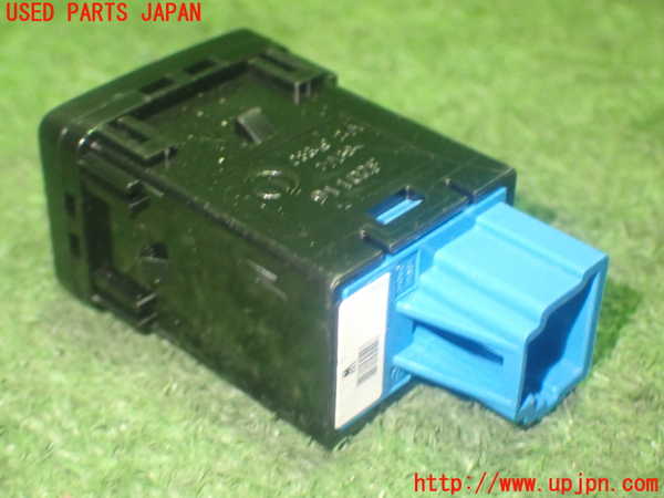 1UPJ-9230806309]セレナ e-POWER C27系(HFC27)スイッチ4 (e-POWERモード) 中古_3