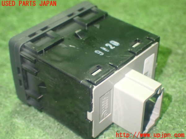 1UPJ-9230806310]セレナ e-POWER C27系(HFC27)スイッチ5 (スライドドア) 中古_3