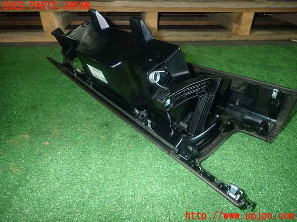 1UPJ-9230807516]セレナ e-POWER C27系(HFC27)グローブボックス1 中古_2