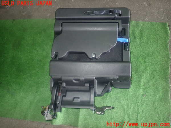 1UPJ-9230807235]セレナ e-POWER C27系(HFC27)右3列目シート 中古_5