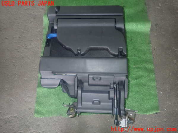 1UPJ-9230807265]セレナ e-POWER C27系(HFC27)左3列目シート 中古_5