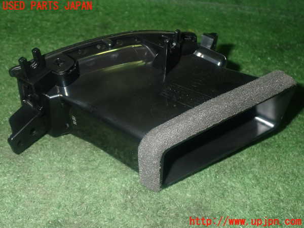 1UPJ-9230807528]セレナ e-POWER C27系(HFC27)エアコン吹き出し口3 真中 中古_3