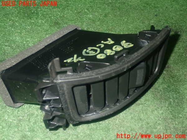 1UPJ-9230807528]セレナ e-POWER C27系(HFC27)エアコン吹き出し口3 真中 中古_4