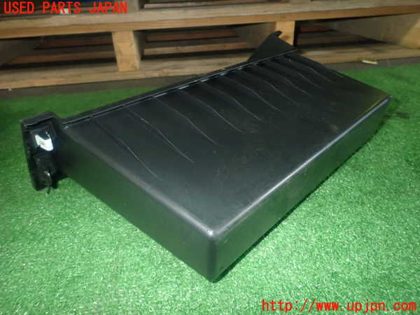 1UPJ-9230807843]セレナ e-POWER C27系(HFC27)小物入れ3 中古_3