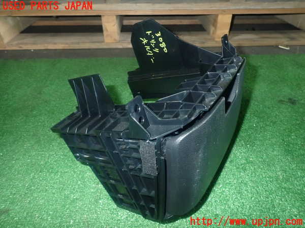 1UPJ-9230807810]セレナ e-POWER C27系(HFC27)ドリンクホルダー 中古_3