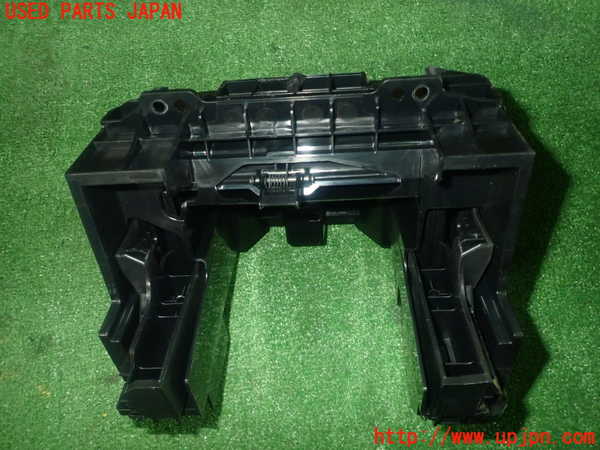 1UPJ-9230807810]セレナ e-POWER C27系(HFC27)ドリンクホルダー 中古_4