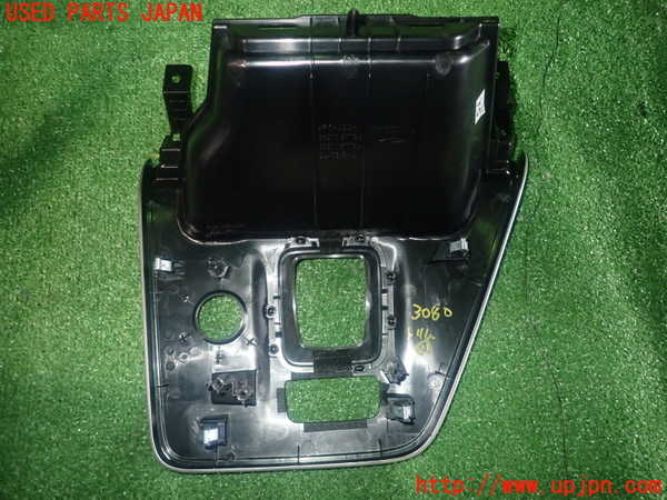 1UPJ-9230807691]セレナ e-POWER C27系(HFC27)内装トリム類1 中古_2