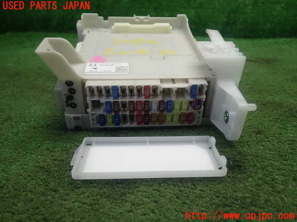 1UPJ-9230826741]サクシード バン ハイブリッド(NHP160V)ヒューズボックス1 中古_3