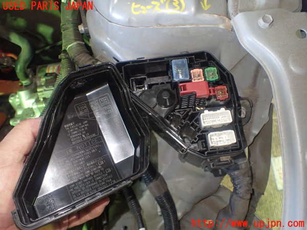 1UPJ-9230826743]サクシード バン ハイブリッド(NHP160V)ヒューズボックス3 中古_2