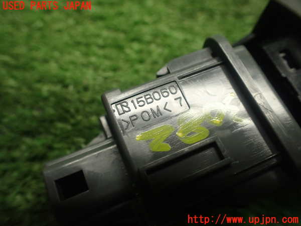 1UPJ-9230826290]サクシード バン ハイブリッド(NHP160V)ハザードスイッチ 中古_4