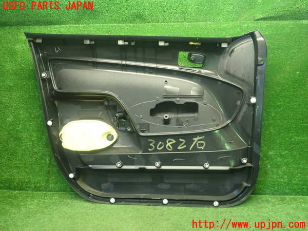 1UPJ-9230821234]サクシード バン ハイブリッド(NHP160V)右前ドア内張り 中古_5