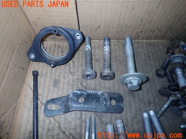 3UPJ=9230830720]ランドローバー フリーランダー2(LF32)ネジ・ナット・ステー類 セット ジャンク_2