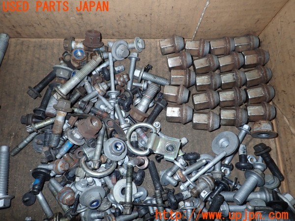 3UPJ=9230830720]ランドローバー フリーランダー2(LF32)ネジ・ナット・ステー類 セット ジャンク_4