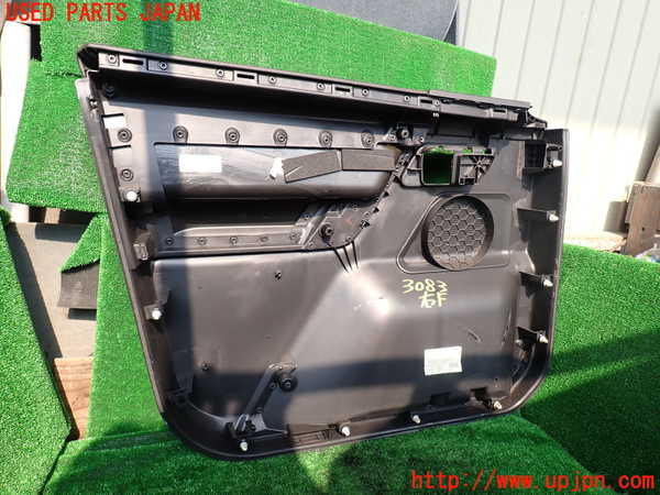 1UPJ-9230831234]ランドローバー・フリーランダー2(LF32)右前ドア内張り 中古_4