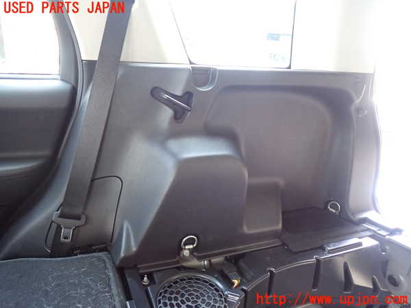 1UPJ-9230837675]ランドローバー・フリーランダー2(LF32)右リアピラートリム 中古_4