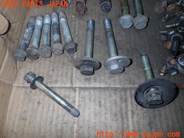 3UPJ=9230840720]ハイエースワゴン(KZH106W)ネジ・ナット・ステー類 セット ジャンク_3