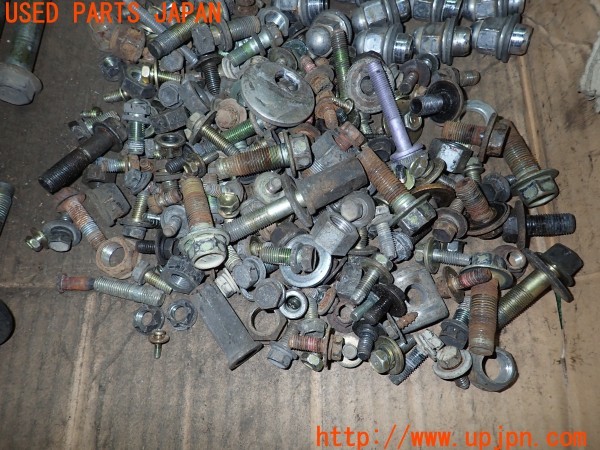 3UPJ=9230840720]ハイエースワゴン(KZH106W)ネジ・ナット・ステー類 セット ジャンク_5