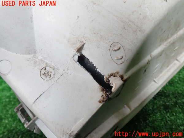1UPJ-9230841132]ハイエースワゴン100系(KZH106W)左ヘッドライト ハロゲン ジャンク部品取り_4